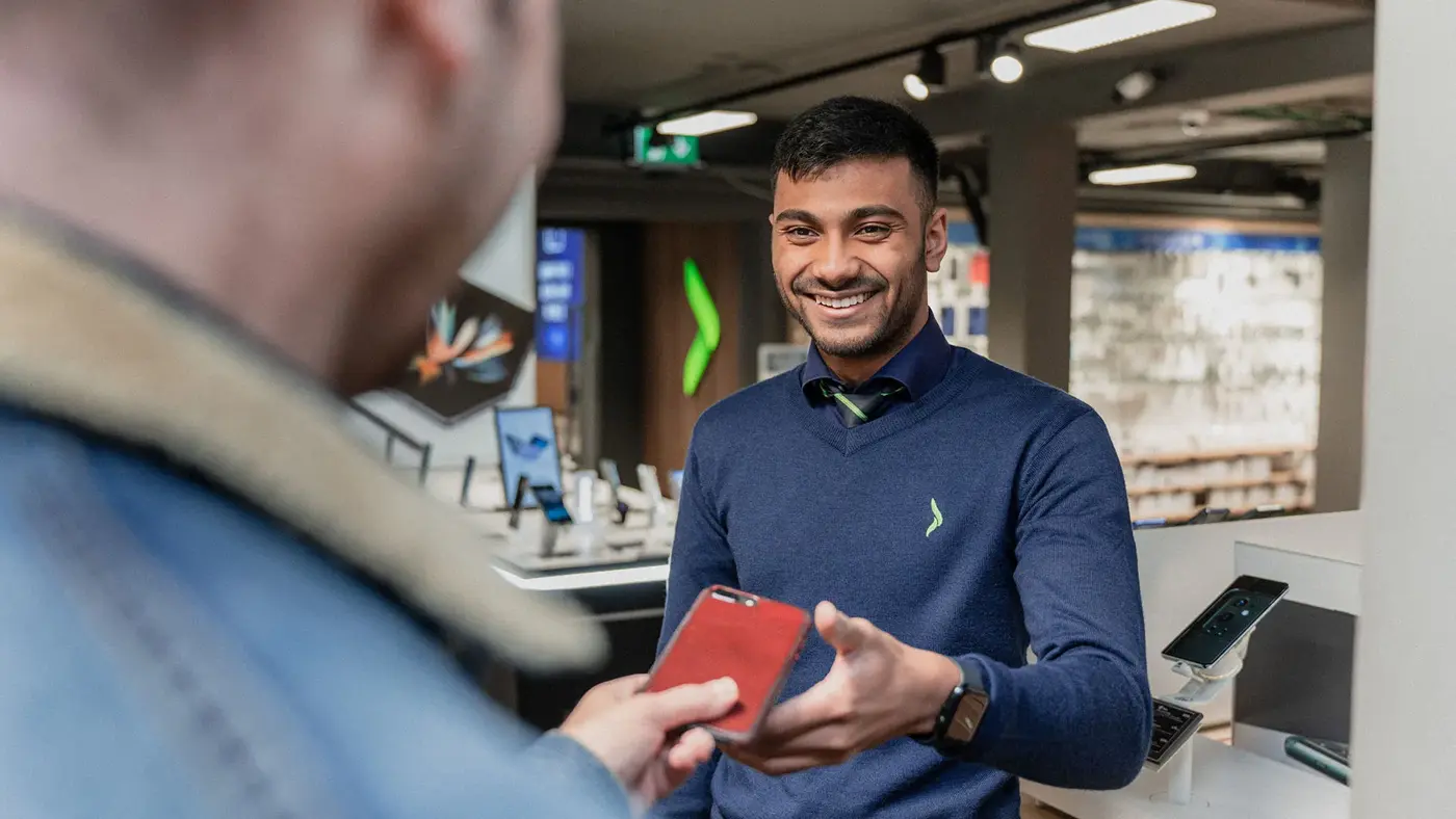 Order from Elkjøp Phonehouse at Thon Senter Sandvika — Delivered by AllUNeed.no