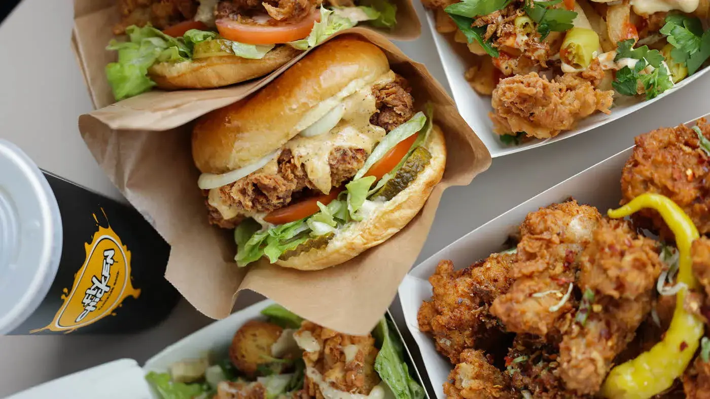 Order from Fly Chicken at Thon Senter Sandvika — Delivered by AllUNeed.no