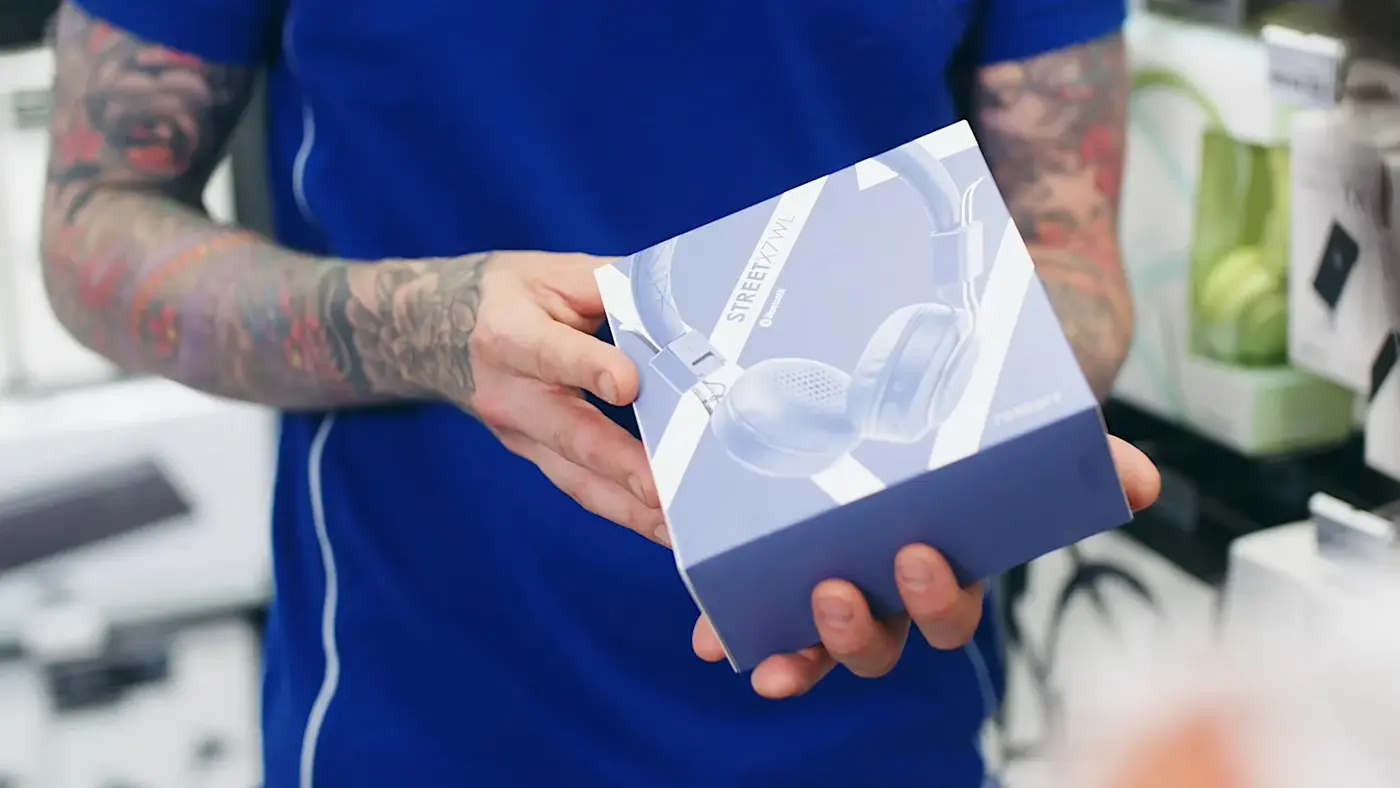 Order from Kjell & Company at Thon Senter Sandvika — Delivered by AllUNeed.no