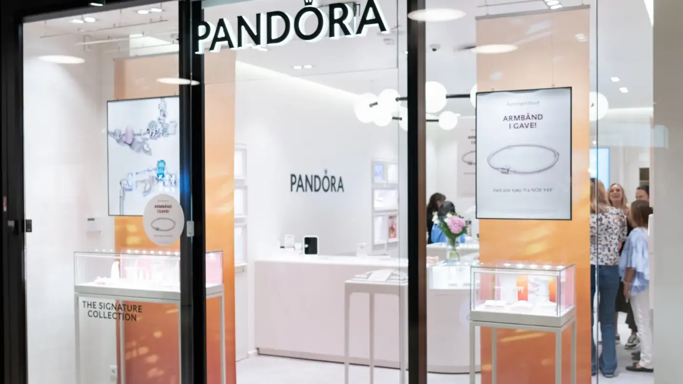 Order from Pandora at Thon Senter Sandvika — Delivered by AllUNeed.no