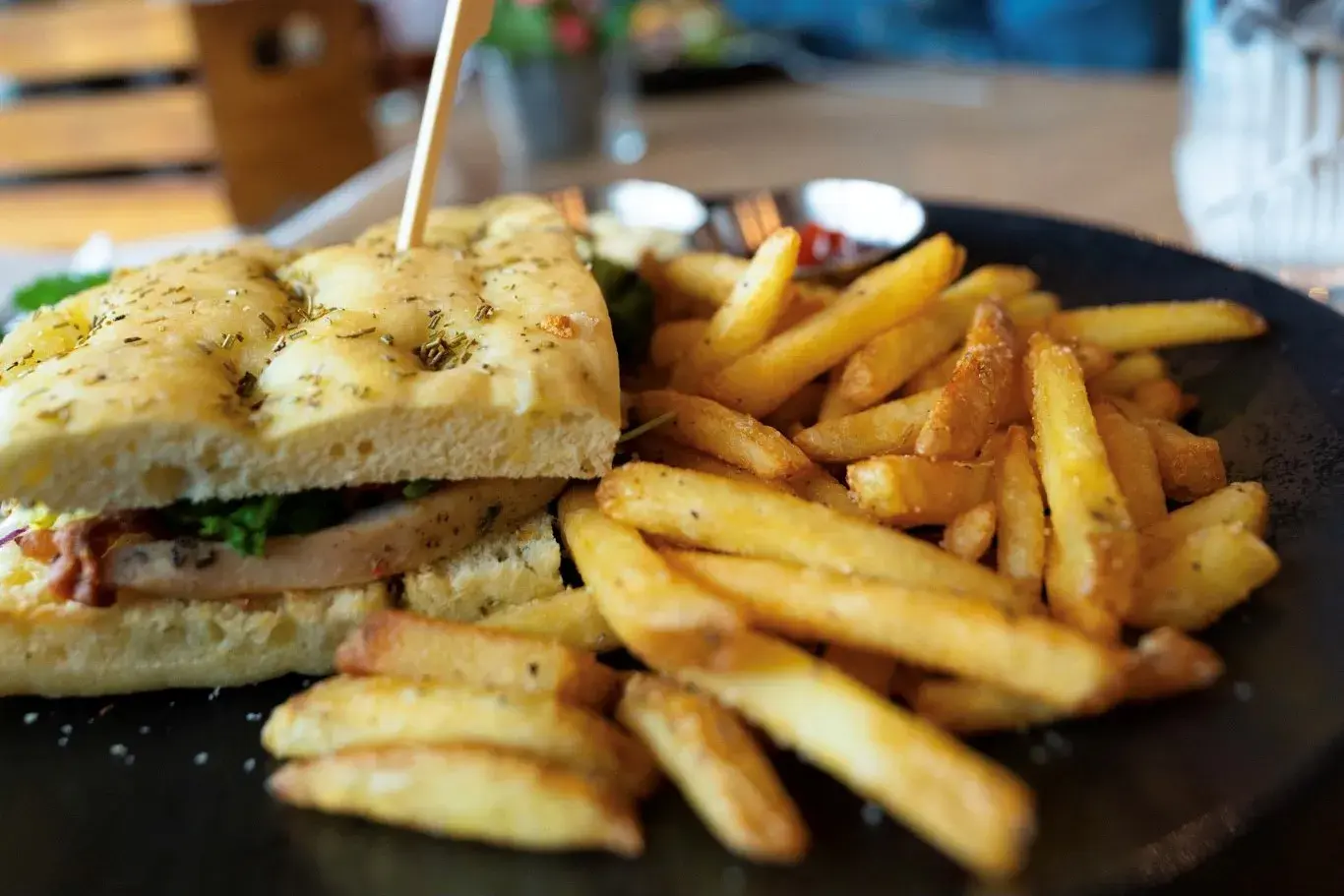 Order from Saporito at Thon Senter Sandvika — Delivered by AllUNeed.no